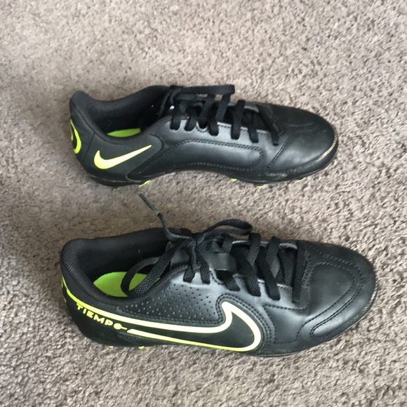 Nike Tiempo soccer cleats - Picture 2 of 7